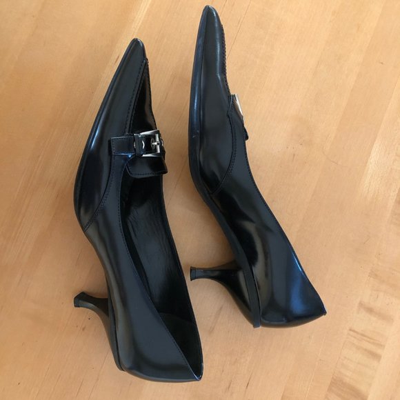 Prada Black Kitten Heels Pointed Toe Like New - Picture 6 of 7